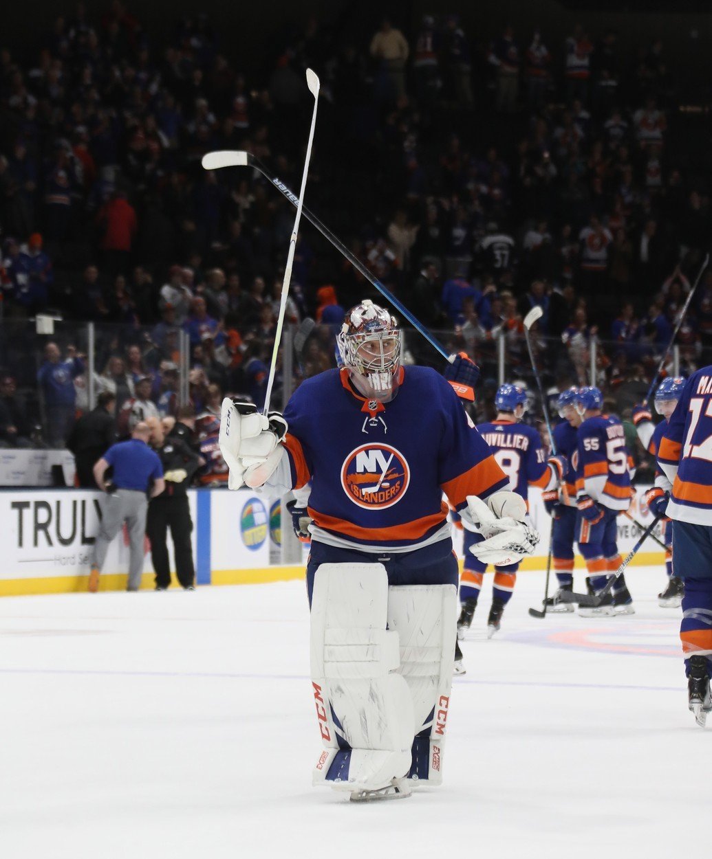 Brankář Islanders Semjon Varlamov byl po zásluze vyhlášen první hvězdou utkání.