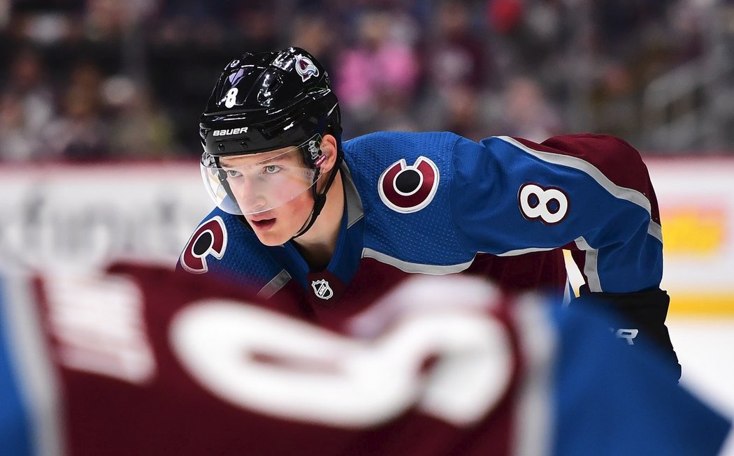 Cale Makar v dresu Colorada