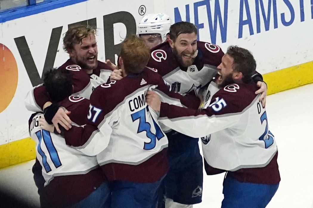 Hokejisté Colorada slaví zisk Stanley Cupu