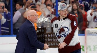 Sběratel trofejí Makar je MVP play off. Palát historii nepřepsal