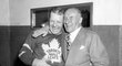 Kanadský byznysmen Conn Smythe jako šéf i trenér Toronto Maple Leafs byl osmkrát zvěčněn na Stanley Cup.
