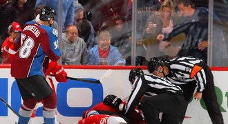 VIDEO: Hrůza v NHL! Kronwall při bodyčeku málem přišel o hlavu