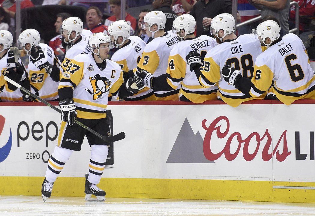 Dvěma góly se o výhru Pittsburghu 3:2 nad Capitals zasloužil kapitán Sidney Crosby.