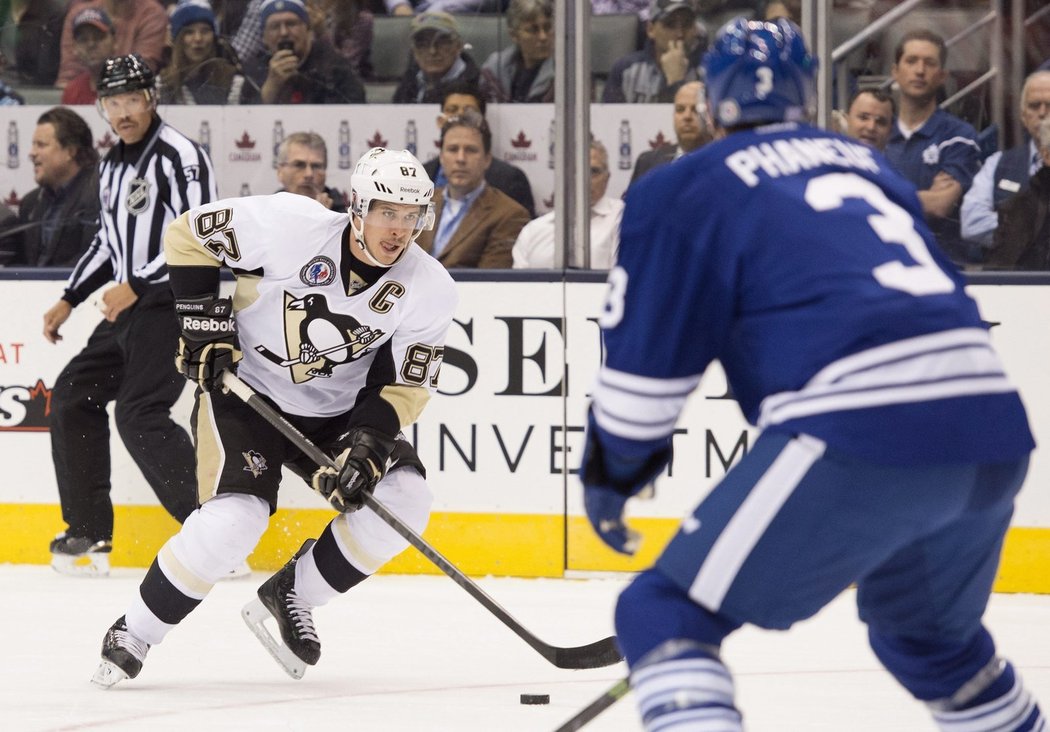 Sidney Crosby proti Torontu jednou přihrával a pomohl k výhře Penguins 2:1