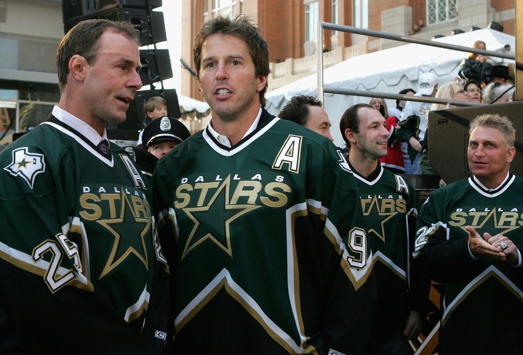 Stanley Cup v roce 1999 připadl díky výhře 4:2 na zápasy ve finálové sérii s Buffalem hokejistům Dallasu.
