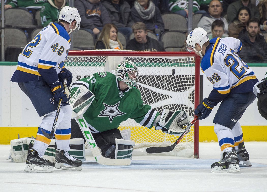 Kari Lehtonen pochytal 22 střel Blues