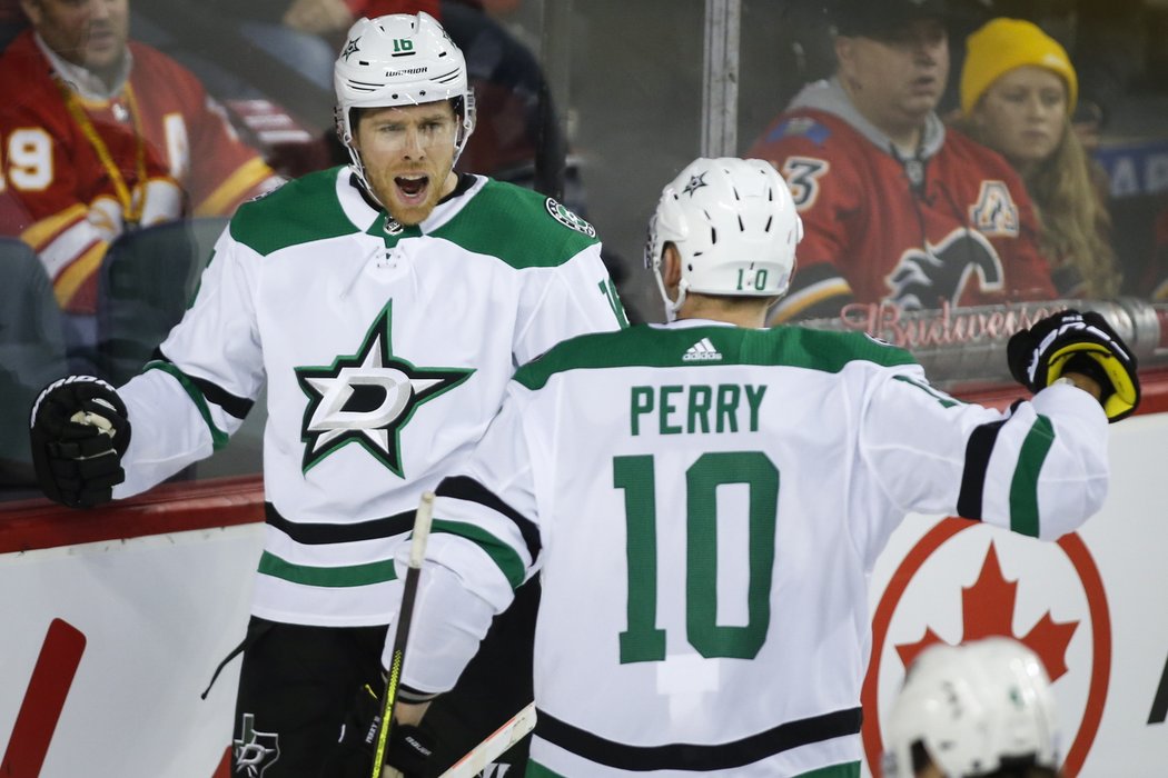 Joe Pavelski dal proti Calgary dva góly, Corey Perry odehrál 1000. zápas