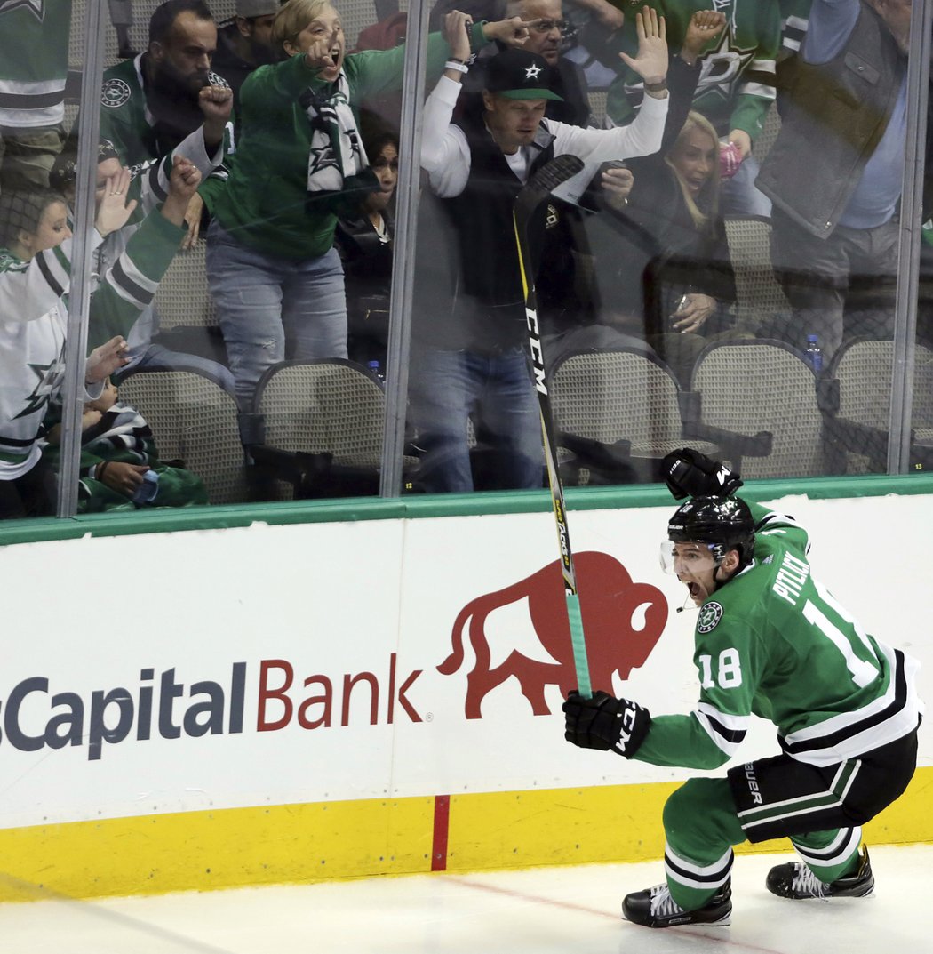 Tyler Pitlick z Dallasu pomohl Kings k páté porážce v řadě