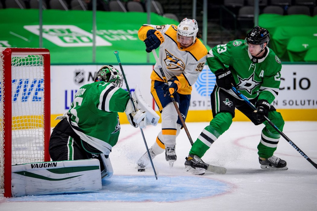 Hokejisté Dallasu vstoupili do letošní sezony opožděně, ale ve velkém stylu. Nashville přejeli 7:0