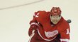 7. Daniel Alfredsson (40) - Detroit Red Wings (NHL). 70,4 milionů. První hokejista v žebříčku, Švéd Daniel Alfredsson před touto sezonou po patnácti letech opustil milovanou Ottawu, kde před třemi roky vydělával ještě 7 milionů dolarů za sezonu. V Red Wings si přijde na půlku, což je pořád přes 70 milionů korun.