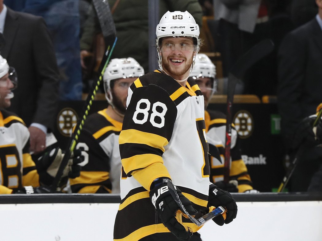 David Pastrňák zařídil v NHL třemi góly a dvěma asistencemi výhru Bostonu 6:3 nad New Yorkem Rangers.