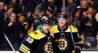 David Pastrňák přispěl v sobotním utkání NHL gólem a dvěma asistencemi k drtivé výhře Bostonu 7:1 nad Carolinou a byl vyhlášen třetí hvězdou zápasu.