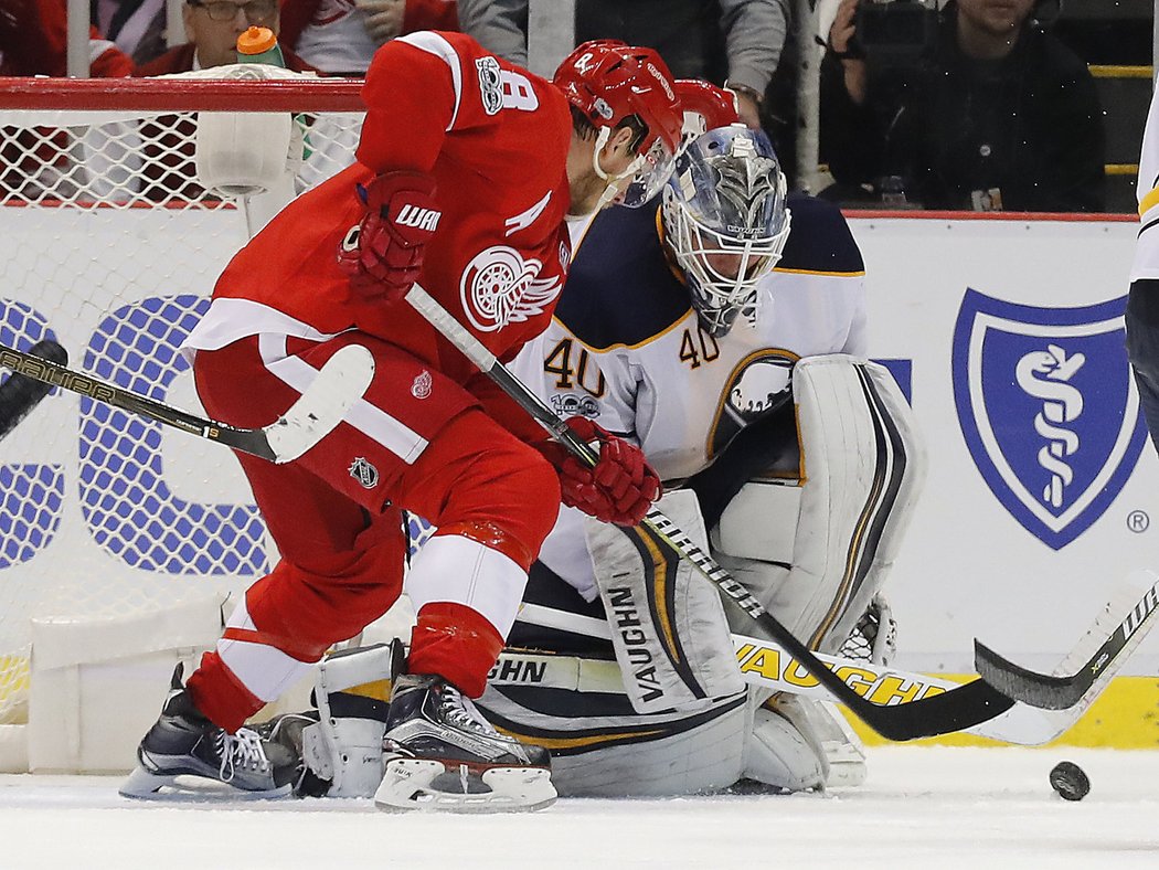 Dvacáté vítězství sezony bral proti Detroitu brankář Robin Lehner