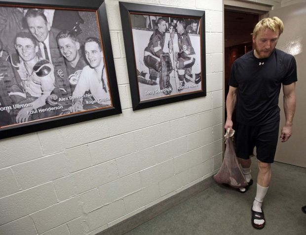Smutný útočník Detroitu Marián Hossa. Smutný útočník Detroitu Marián Hossa.