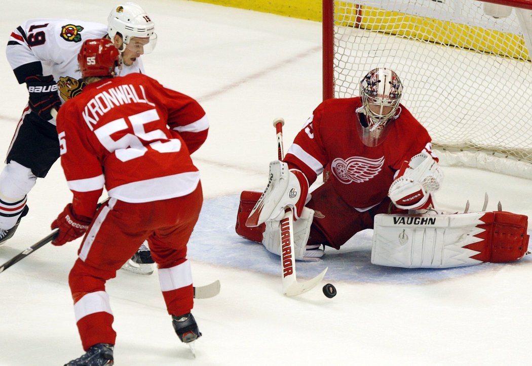 Jimmy Howard se díky 39 zákrokům stal hlavní hvězdou večera.