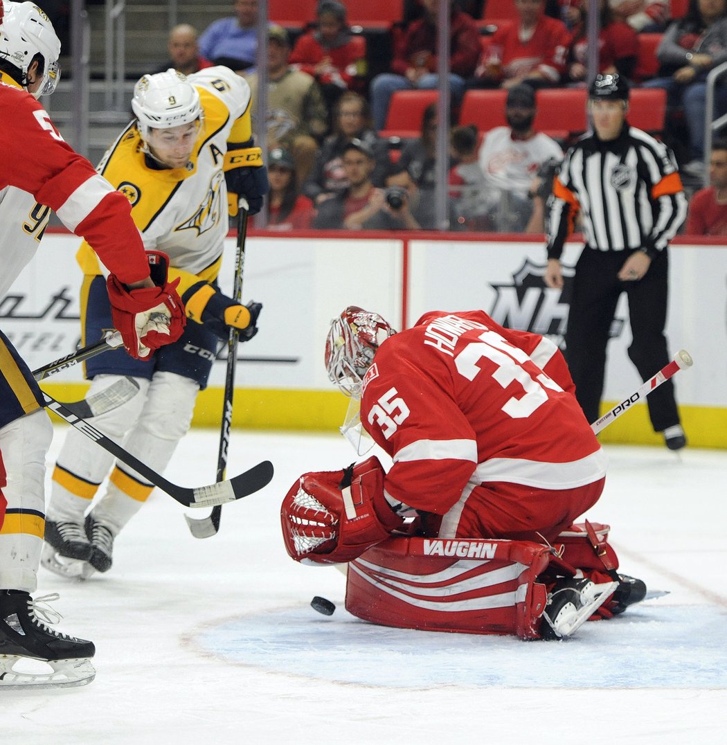 Jimmy Howard je po Mrázkově odchodu jasnou jedničkou, k výhře nad Nashvillem ale nepomohl