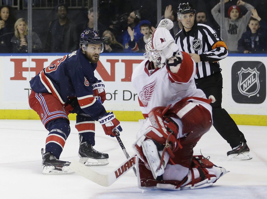 Jimmy Howard odehrál výtečné utkání, v New Yorku ho překonal pouze obránce Kevin Klein