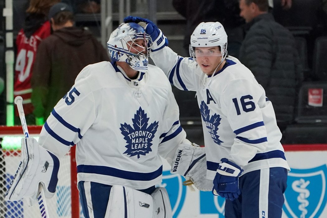 Hokejisté Toronta v divokém porazili Detroit 10:7