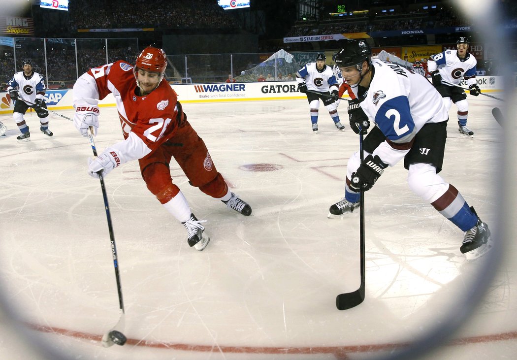 Pod otevřeným nebem si zahrál i slovenský útočník Red Wings Tomáš Jurco