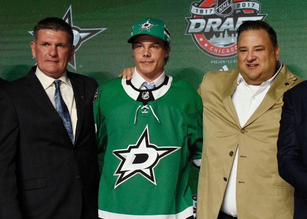 Evropanům se na draftu dařilo. Třetí skončil finský zadák Miro Heiskanen, nový hráč Stars