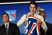 Zlínský Filip Chytil si přes hlavu poprvé natáhl dres New Yorku Rangers