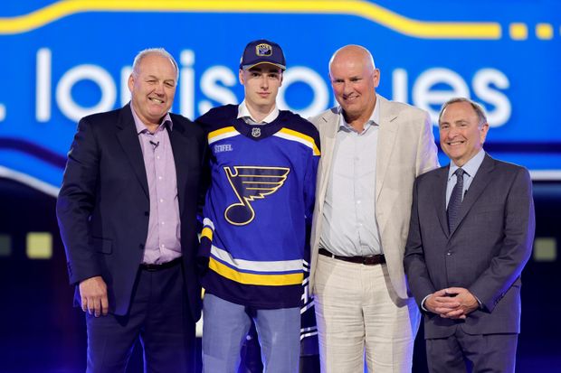 Adam Jiříček je po úspěšném draftu hráčem St. Louis Blues Adam Jiříček je po úspěšném draftu hráčem St. Louis Blues