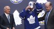 Ještě kšiltovku a jsem členem Toronta. Auston Matthews se stal jedničkou draftu