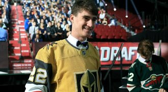 Draft NHL: Šapovaliv míří do Vegas. Dočkali se i synové Špačka a Malíka