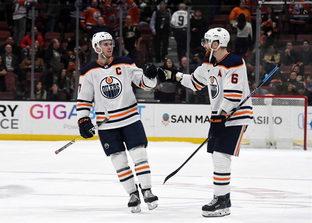 Connor McDavid v Anaheimu zářil. Na tři góly nahrál a sám dal rozhodující nájezd