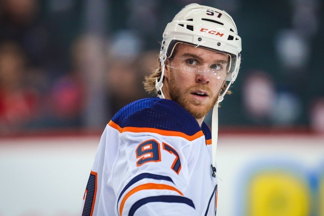 Connor McDavid je s 97 body druhý nejproduktivnější hráč základní části.