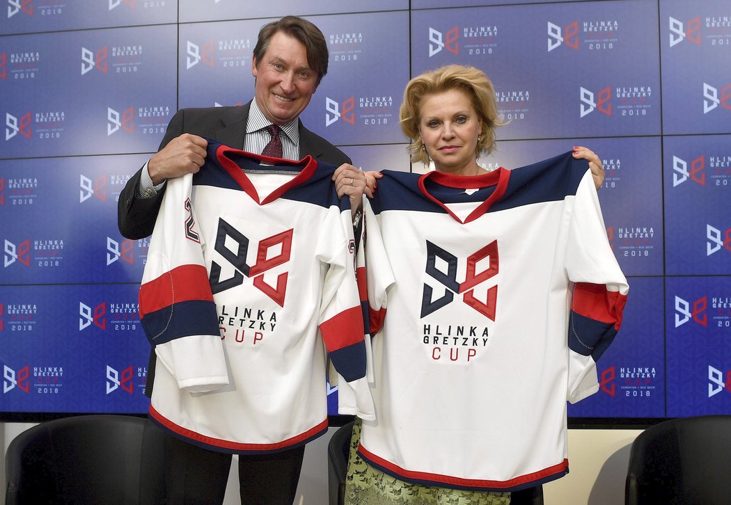 Jméno Wayna Gretzkyho se nově objeví v názvu turnaje, jenž se ještě loni jmenoval Memoriál Ivana Hlinky