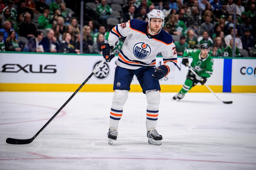 Leon Draisaitl je prozatím nejproduktivnější hráč NHL. Bude mu to stačit na Hart Trophy?