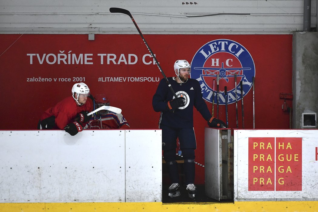 Hvězda Edmontonu Oilers Leon Draisaitl se připravuje na novou sezonu NHL v Česku