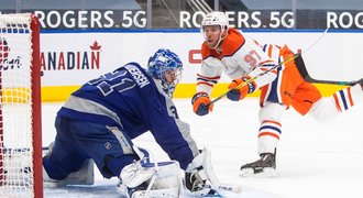 McDavid je McKrál. Do McVítěze má ale daleko, sám Stanley Cup nevyhraje