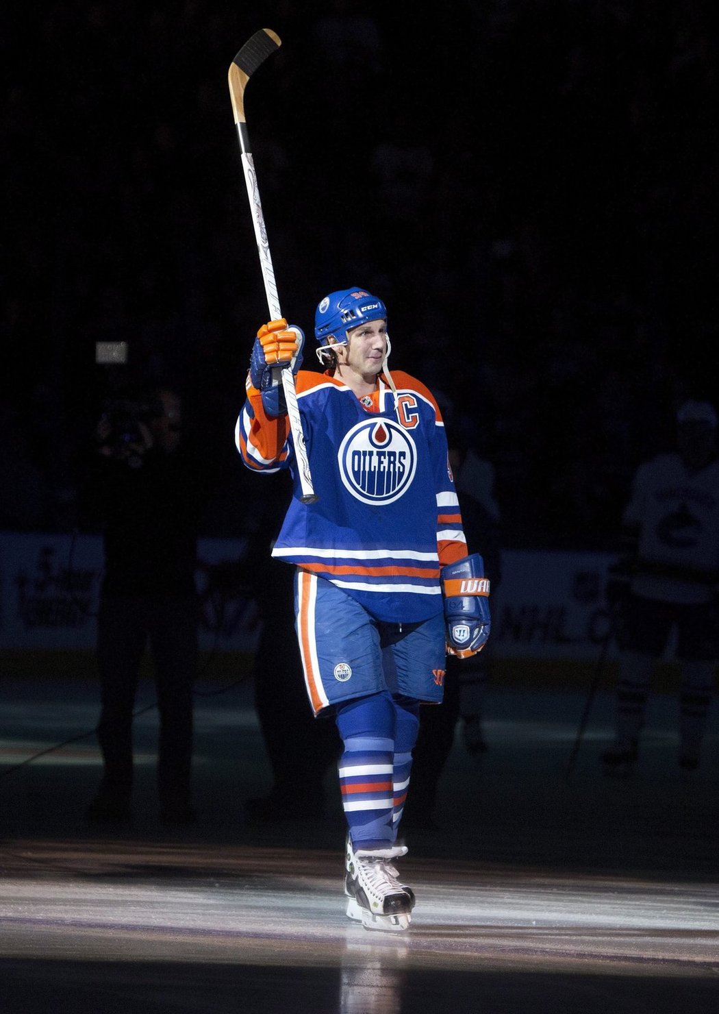 V Edmontonu se loučil s kariérou domácí oblíbenec Ryan Smyth. Kanadský srdcař odehrál v NHL více než 1200 utkání, ale Stanley Cup nikdy nezískal. Ve své sbírce má tři medaile z mistrovství světa, z toho hned dvě zlaté.