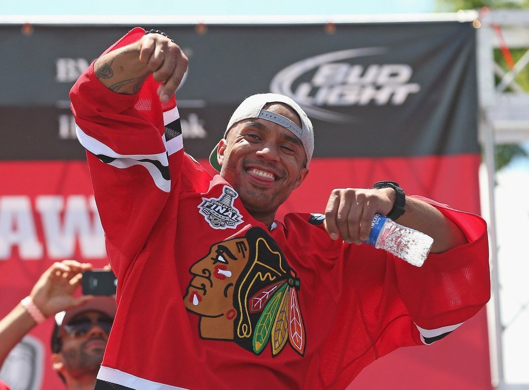 V roce 2010 v barvách Philadelphie utrpěl Emery druhou finálovou porážku, o tři roky později ale získal s Chicagem svůj jediný Stanley Cup