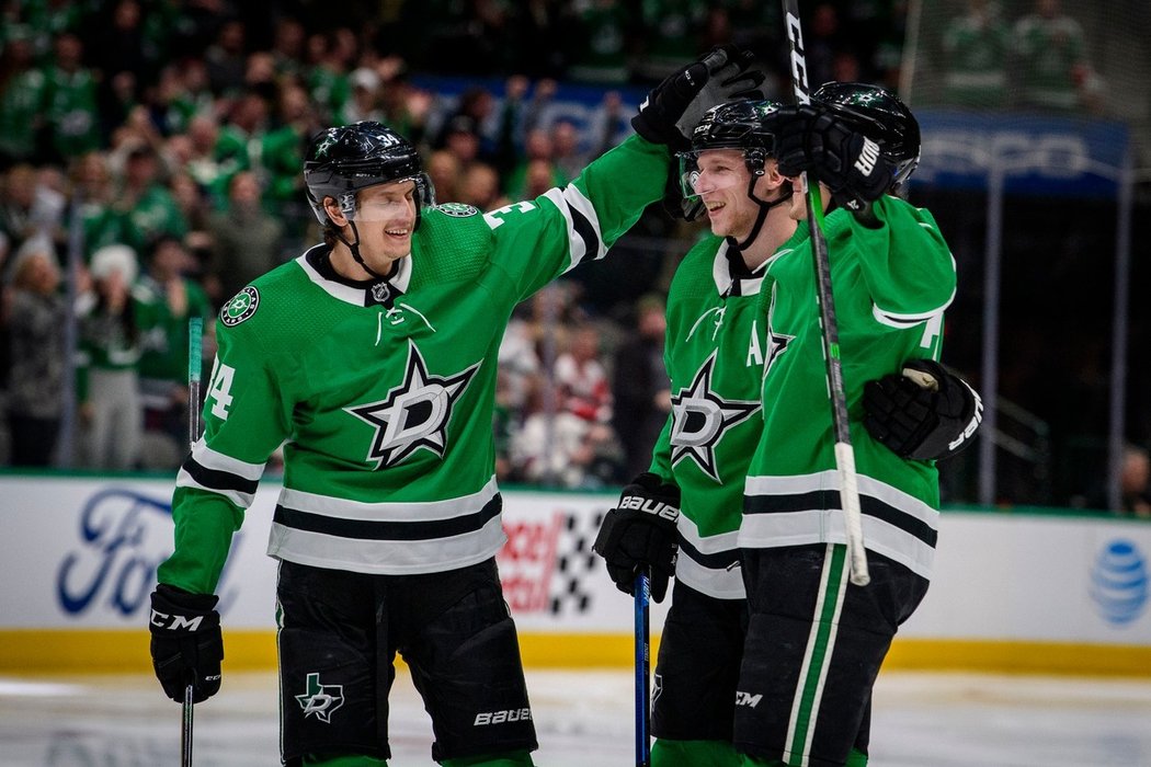 Vítěznou trefu zaznamenal taky Radek Faksa a Dallas i díky jeho gólu porazil doma Detroit 4:1.