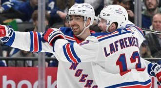 SESTŘIHY NHL: Chytil dal skvělý gól, trefil se přímo z buly! Nečas rozhodl