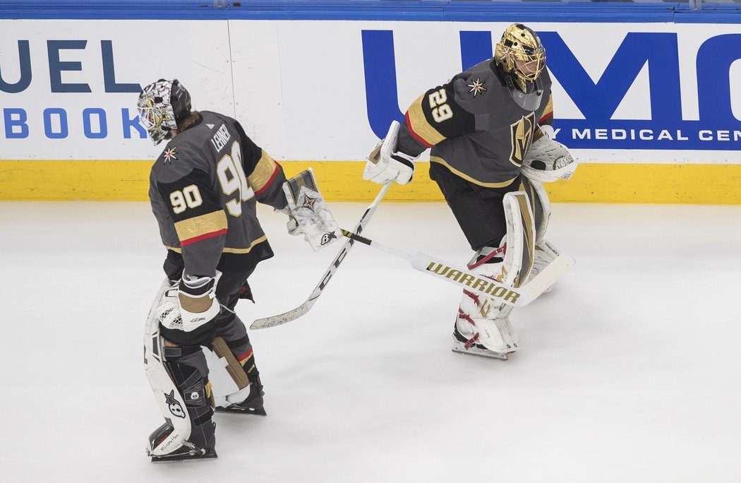 Gólmani Las Vegas Golden Knights Robin Lehner (90) a Marc-André Fleury (29)