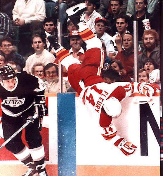 Fleury v dresu Calgary, to se ještě hokej hrával pořádně.