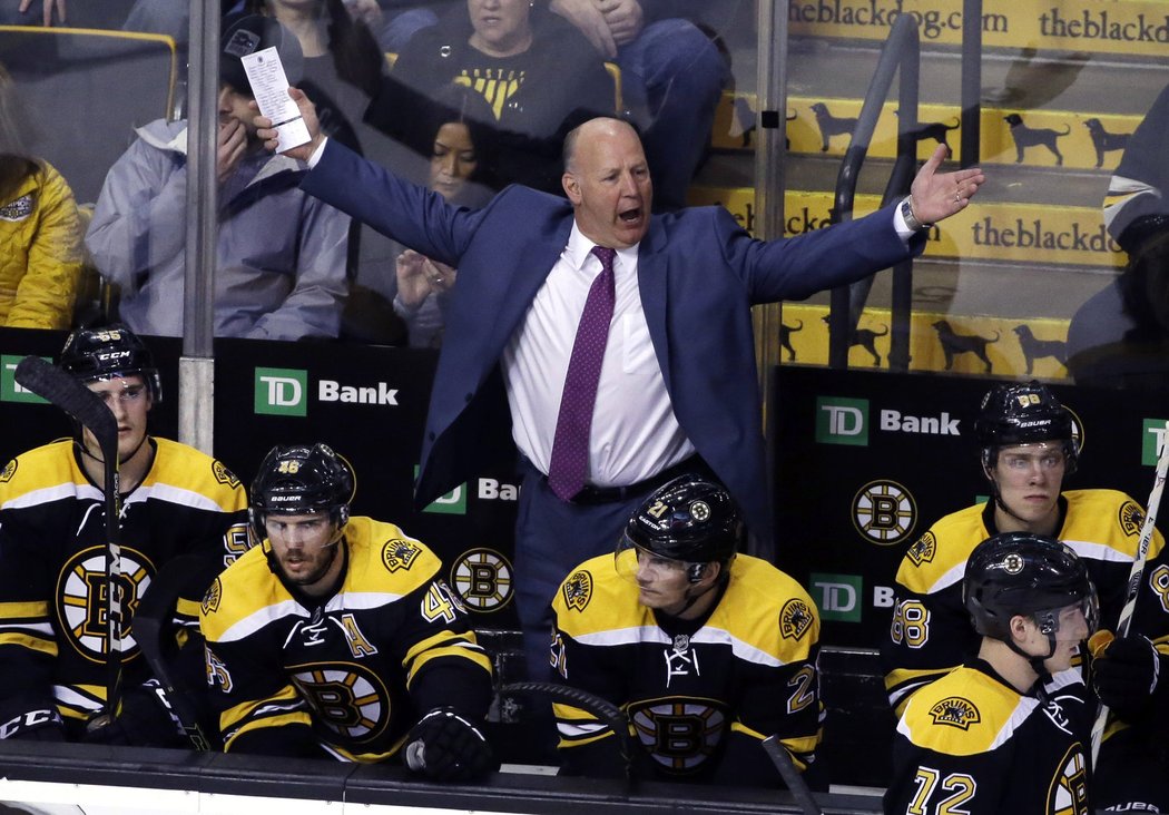 Trenér Bostonu Claude Julien byl z páté porážky v řadě nepříčetný