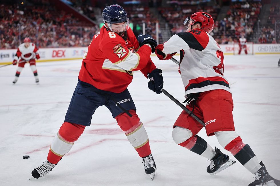 NHL ONLINE: Florida s Gudasem čelí Hronkovi. V akci i Kulich či Utah s Vejmelkou NHL ONLINE: Florida s Gudasem čelí Hronkovi. V akci i Kulich či Utah s Vejmelkou