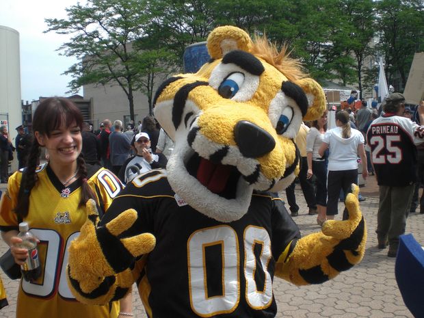 Zasloužíme si svůj tým, přišli vzkázat hokejoví fanoušci z Hamiltonu NHL Zasloužíme si svůj tým, přišli vzkázat hokejoví fanoušci z Hamiltonu NHL