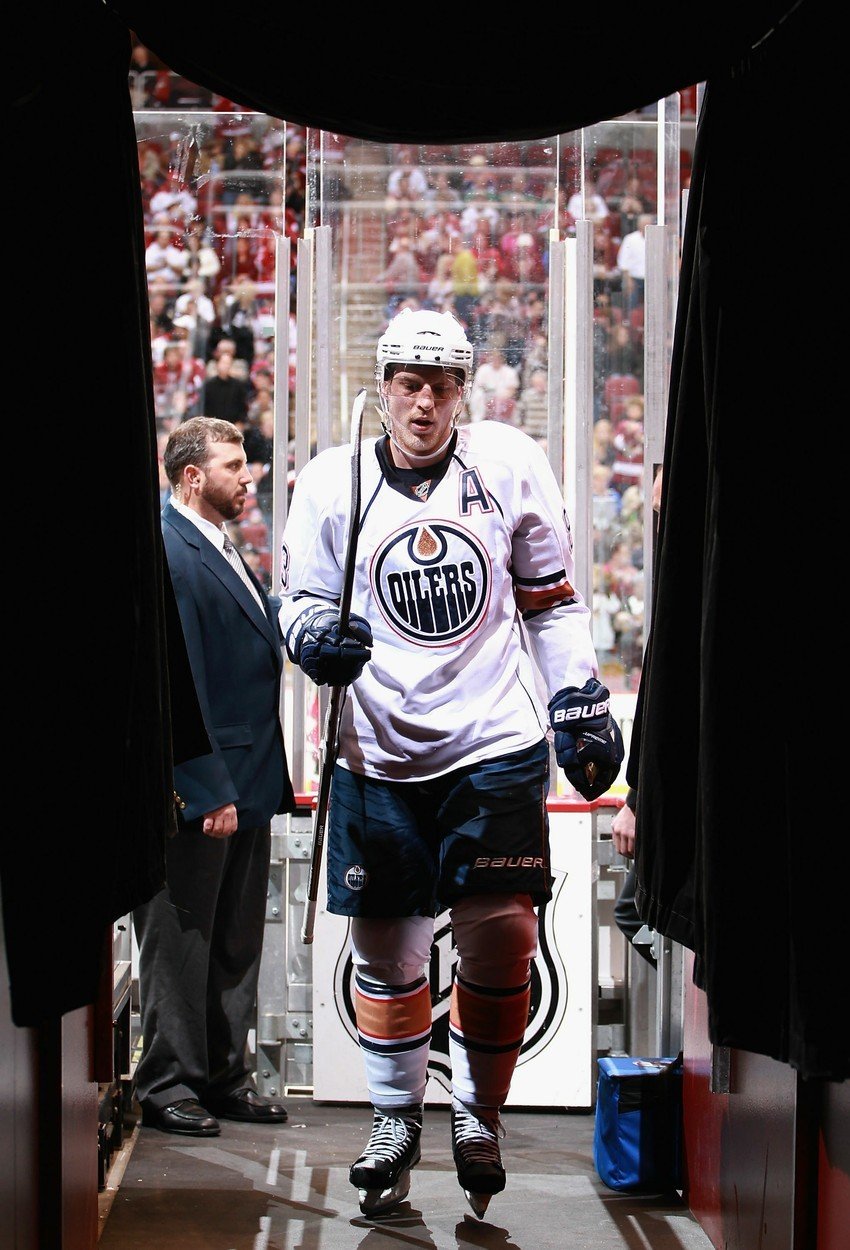 Aleš Hemský ukončil kariéru. Bývalý hráč Edmontonu, Ottawy a Dallasu sehrál v NHL 845 zápasů a připsal si 572 bodů za 174 branek a 398 asistencí. V play off přidal ve 43 duelech za sedm gólů a 14 přihrávek.