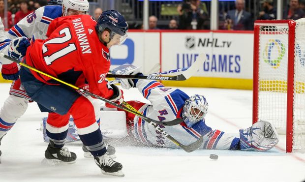 Brankář Rangers Henrik Lundqvist inkasoval na ledě Washingtonu pět branek. Brankář Rangers Henrik Lundqvist inkasoval na ledě Washingtonu pět branek.