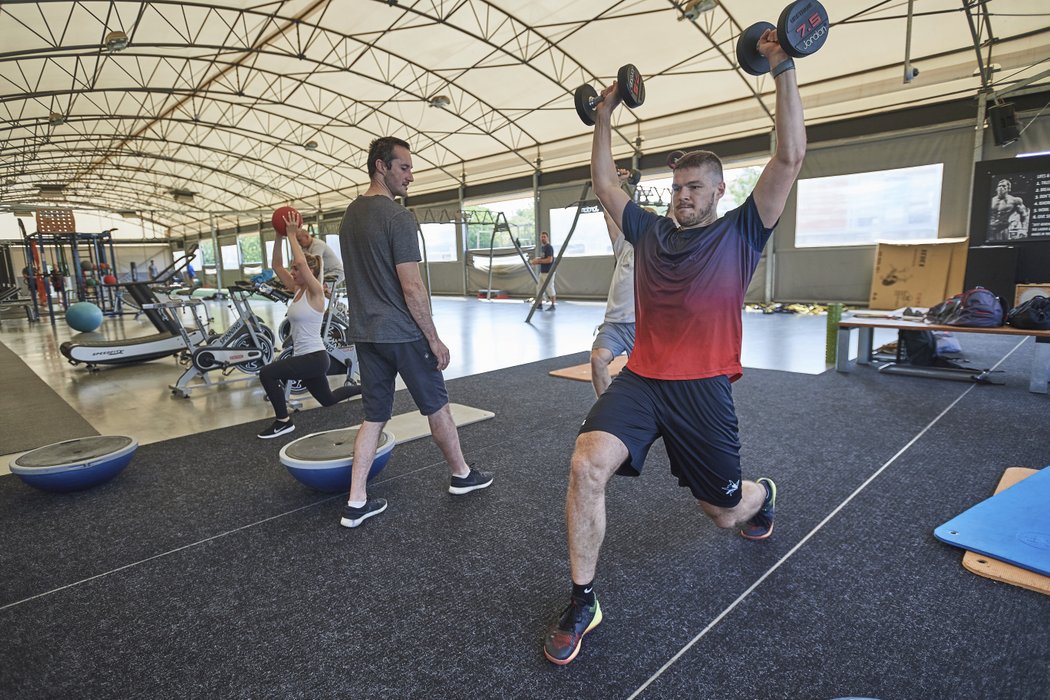 Tomáš Hertl je pod neustálou kontrolou, neodflákne ani výpad