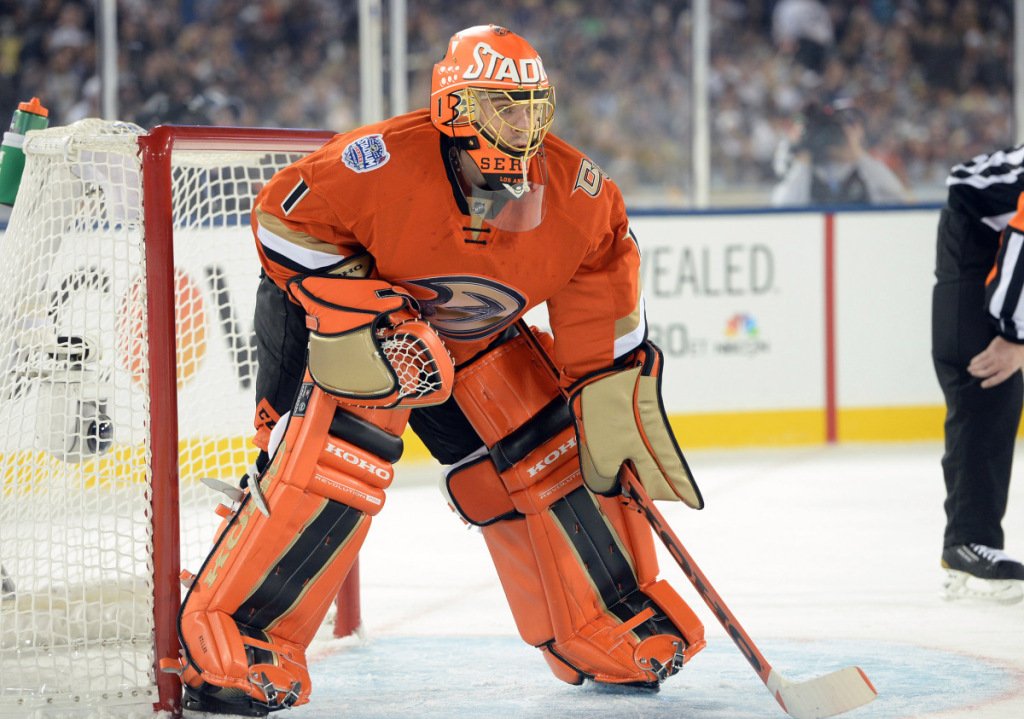 Nejúspěšnější švýcarský gólman v NHL Jonas Hiller ukončil aktivní kariéru