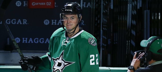 Jiří Hudler při své premiéře v dresu Dallasu v úvodním přípravném zápase na nový ročník NHL rozhodl gólem a asistencí o výhře nad St. Louis