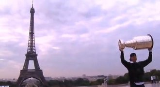 VIDEO: Stanley Cup byl poprvé na Eiffelovce