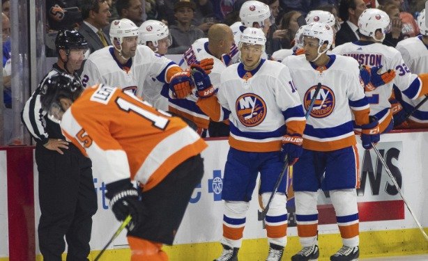 Jan Kovář se premiérovou brankou v dresu New York Islanders v pátečním přípravném utkání před NHL v Allentownu podílel na vítězství nad Philadelphii 3:2 v prodloužení.